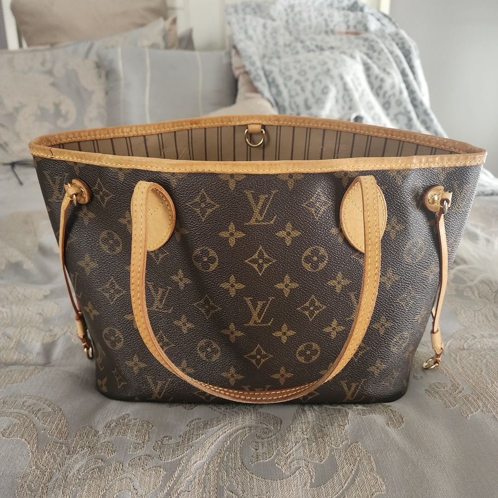 Louis Vuitton Monogram Authentic Neverful PM A Steal At This Price